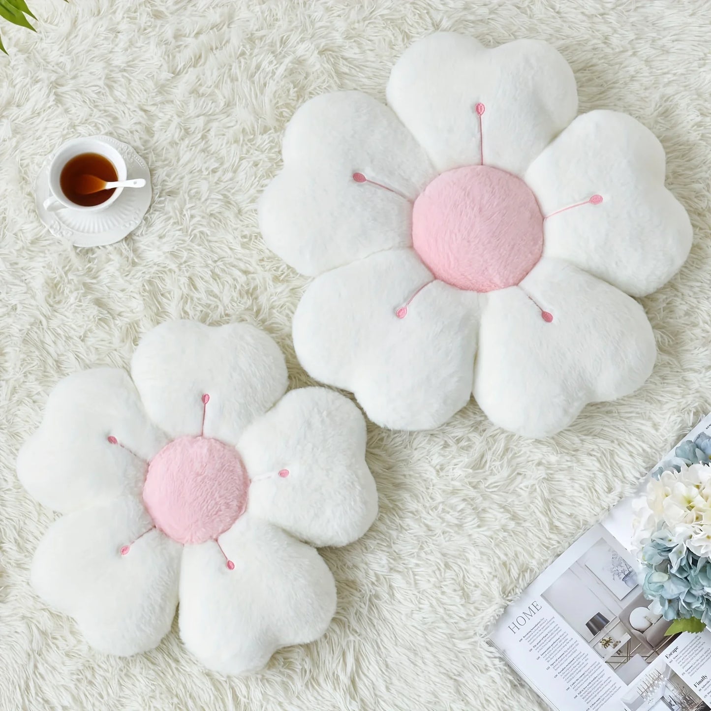 Daisy Plush Throw Pillow